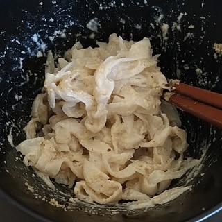 韓国料理:들께 무 무침 大根と荏胡麻粉の和え物